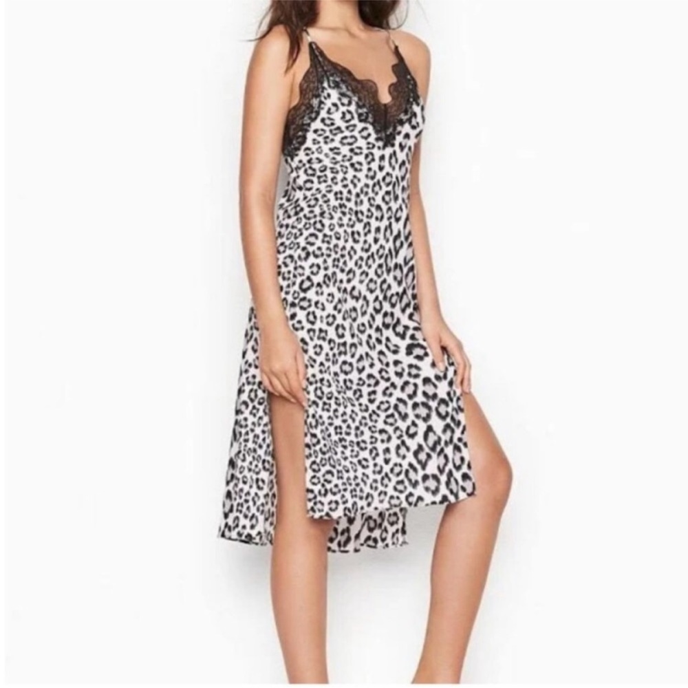 Victoria’s Secret White Leopard Slip and Robe sz L